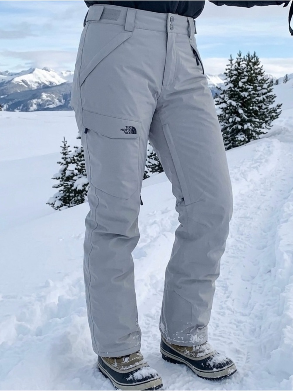 The North Face HyVent Ski Snowboard Insulated Outdoor Winter Pants LIKE NEW